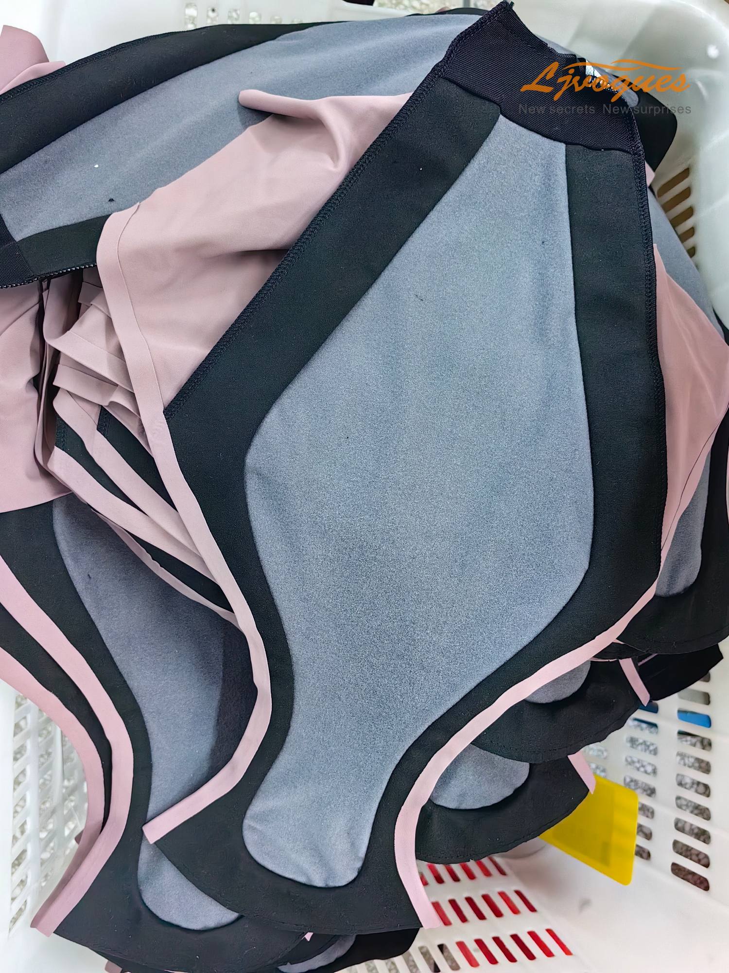 LJVOGUES-period-underwear-crotch-flat-lay (7).jpg