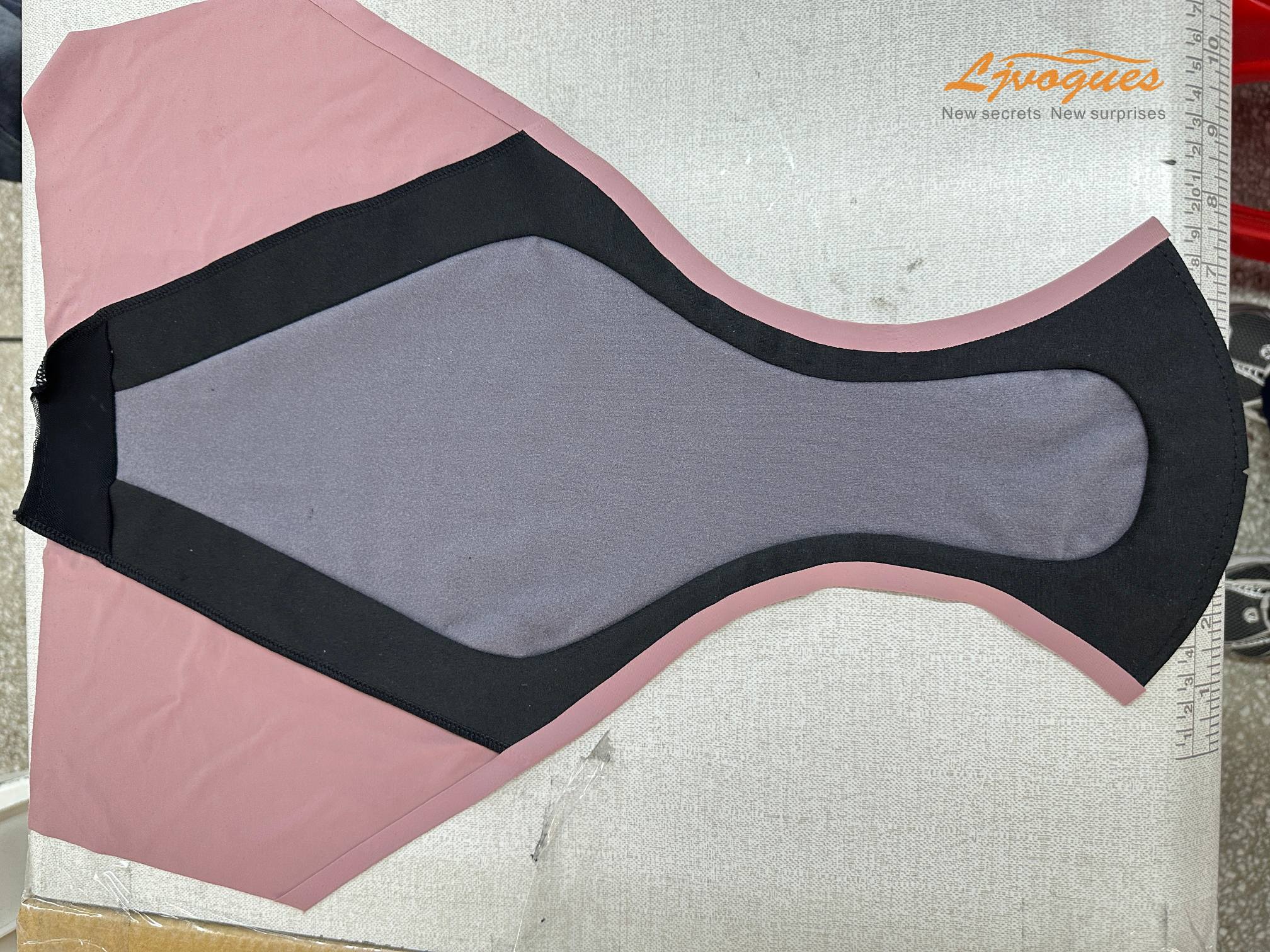 LJVOGUES-period-underwear-crotch-flat-lay (1).jpg