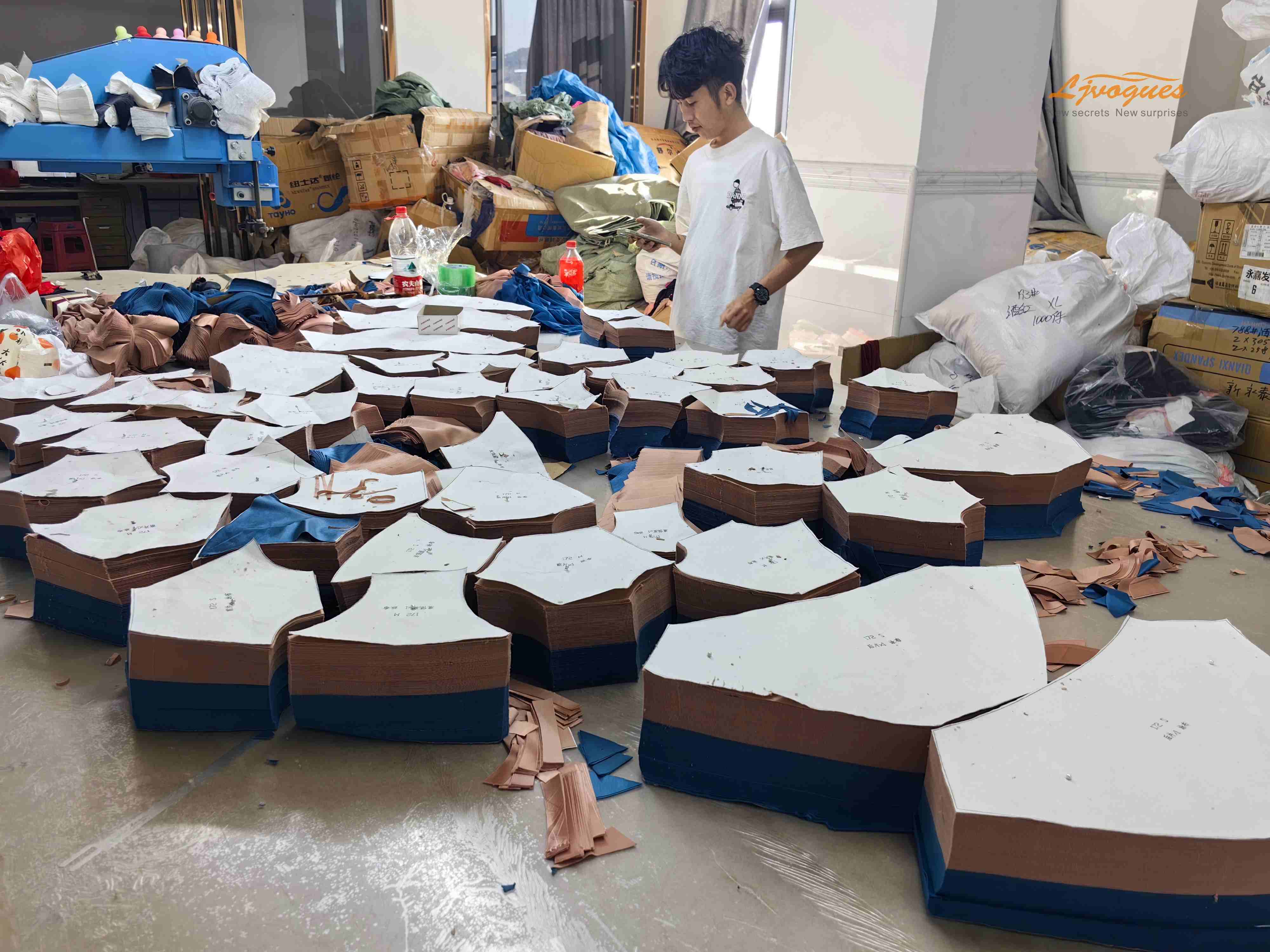 LJVOGUES-period-underwear-pattern-cutting-process (5).jpg