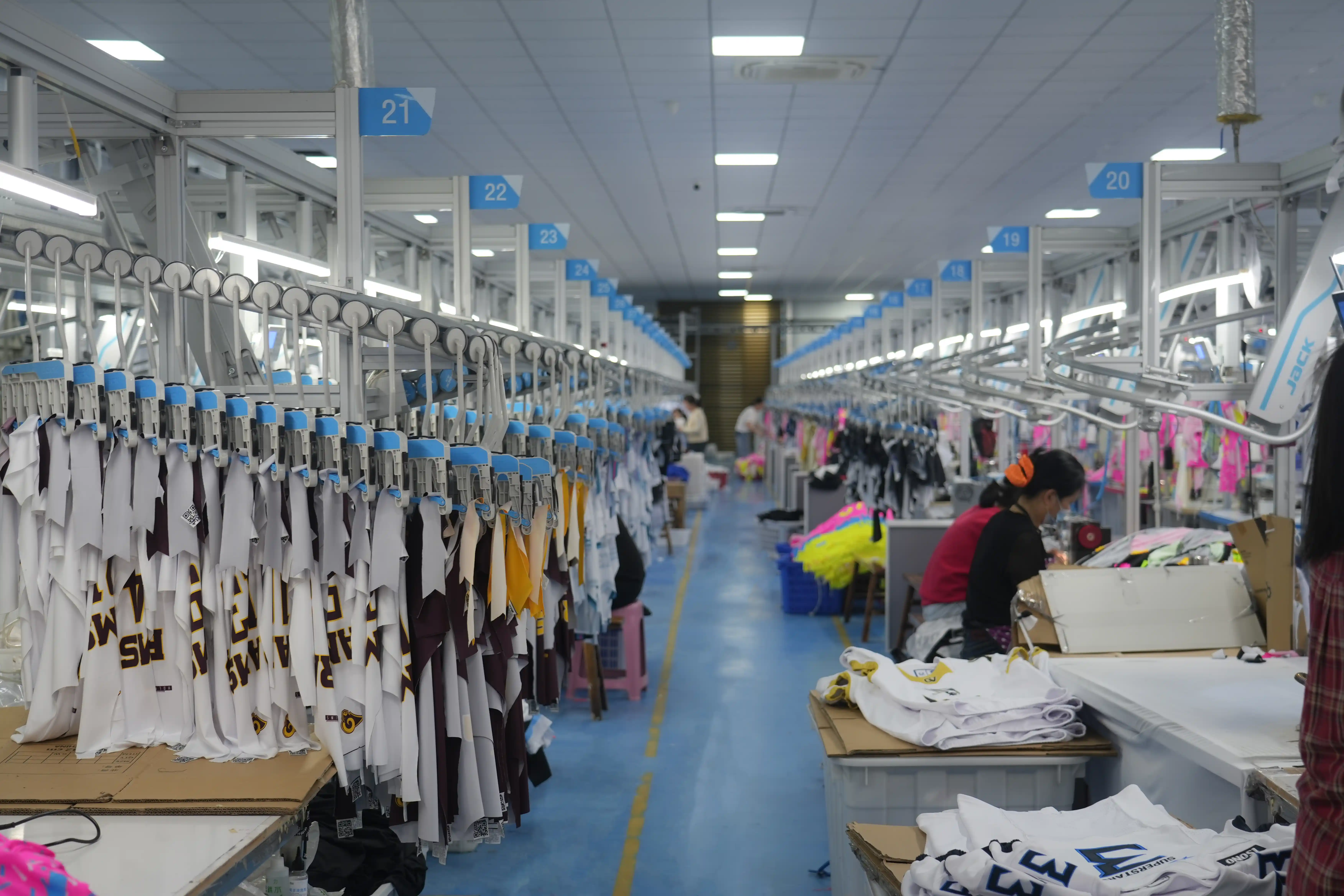 Ljvogues' hanging sewing production line