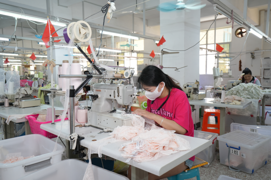 ljvogues-productionline (5).jpg